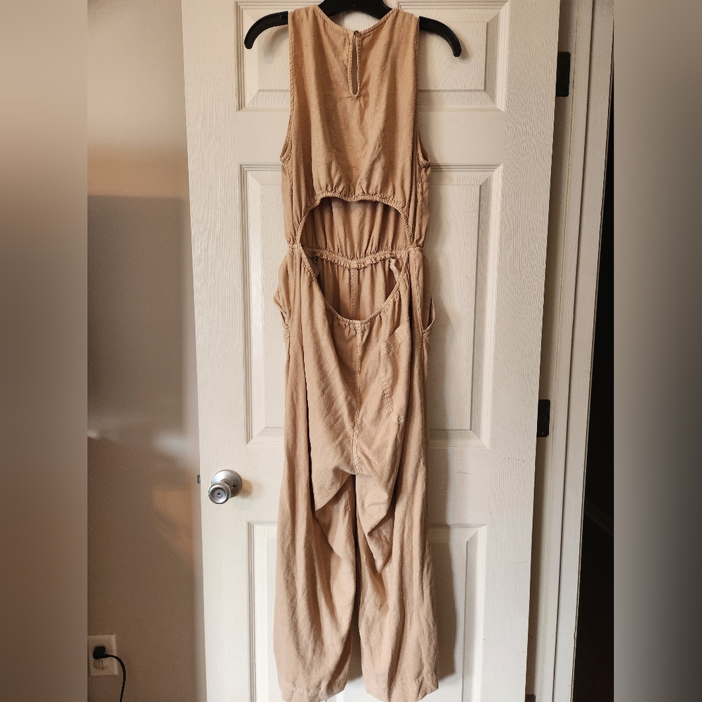 Universal Thread Tan Jumpsuit with Back Cut Out - Picture 9 of 9